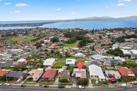 229 Flagstaff Rd, Lake Heights, NSW 2502