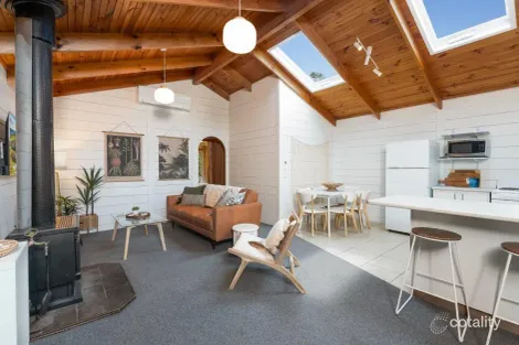 9 Sarsfield St, Separation Creek, VIC 3234