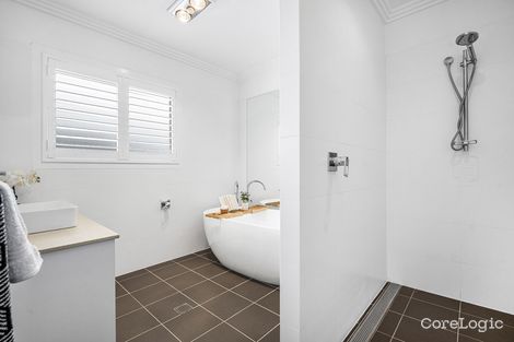 Property photo of 10 Moreton Avenue Wynnum QLD 4178
