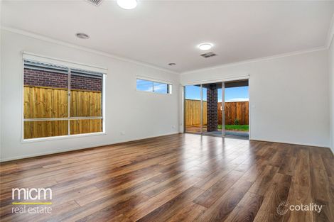 Property photo of 27 Lismore Road Point Cook VIC 3030