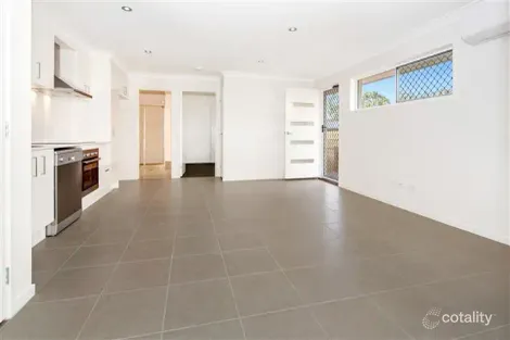 Property photo of 38 Kenneth Drive Augustine Heights QLD 4300