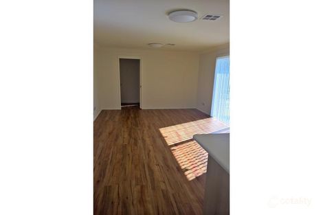 Property photo of 8 Dooland Court Nicholls ACT 2913