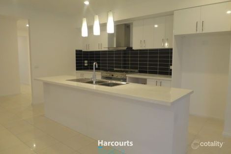 Property photo of 37 Linfield Parade Wollert VIC 3750