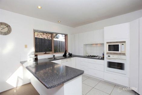 Property photo of 2/24 Highview Grove Burwood East VIC 3151