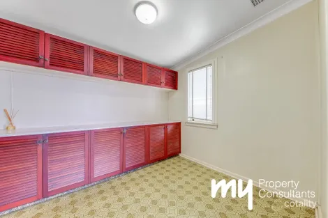 Property photo of 3 Eureka Crescent Sadleir NSW 2168