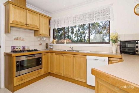 18 Daymar Dr, Mooroolbark, VIC 3138