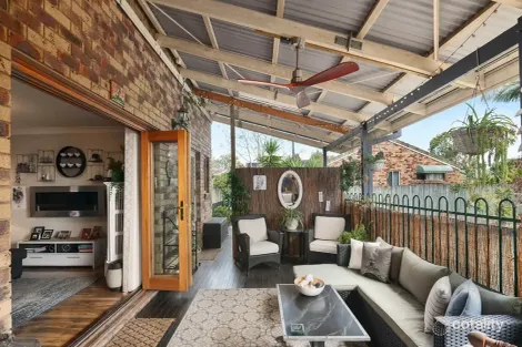 Property photo of 19 Silverdell Crescent Parkinson QLD 4115