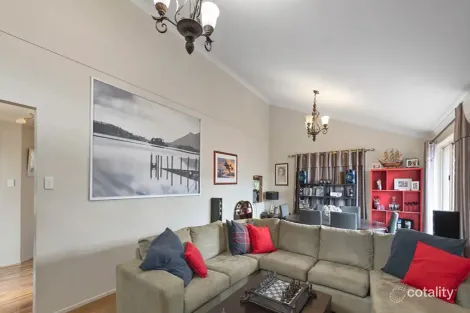 Property photo of 19 Silverdell Crescent Parkinson QLD 4115