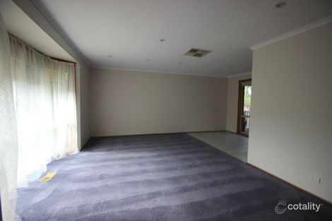 Property photo of 30 Jarryd Crescent Berwick VIC 3806