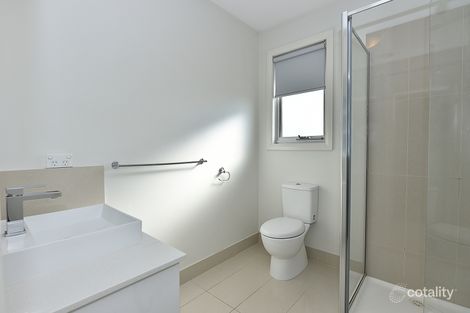 Property photo of 2/32 Orrong Avenue Reservoir VIC 3073