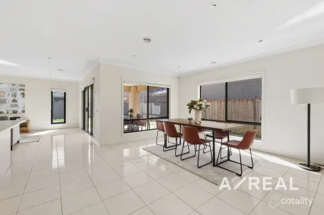 Property photo of 17 Maritime Circuit Point Cook VIC 3030