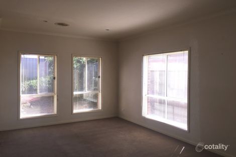 Property photo of 10 Balerno Circle Gowanbrae VIC 3043