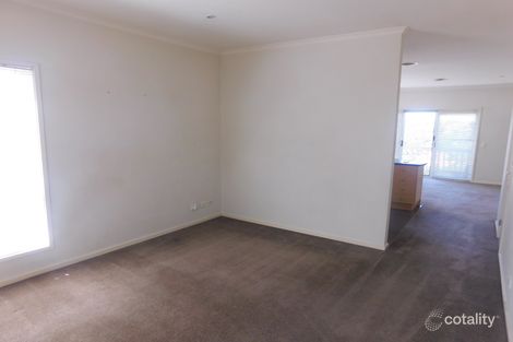 Property photo of 10 Balerno Circle Gowanbrae VIC 3043
