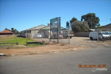 11 Claude St, Katanning, WA 6317