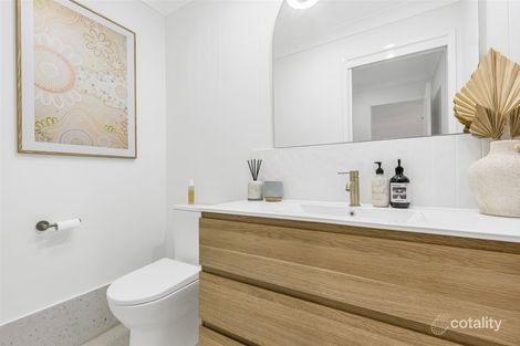 Property photo of 1/37 Carisbrook Circuit Forest Lake QLD 4078