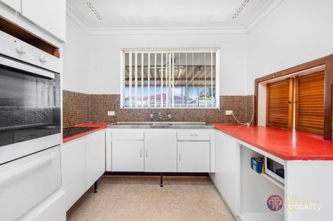 Property photo of 27 Gladstone Road Armadale WA 6112