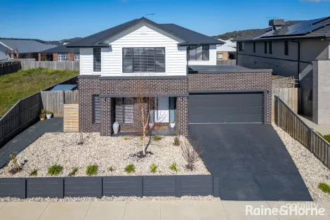 12 COTTON CCT, GISBORNE, VIC 3437