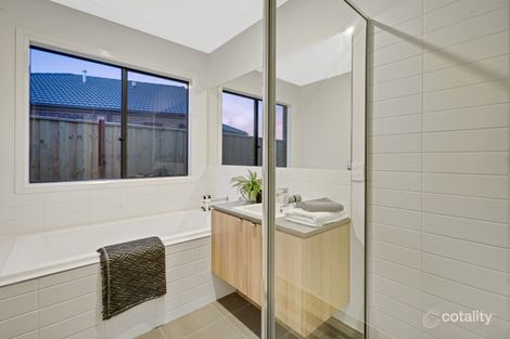 Property photo of 12 Folia Way Donnybrook VIC 3064