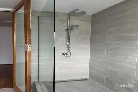 204 Churchill Ave, Sandy Bay, TAS 7005