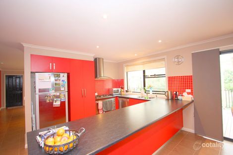 Property photo of 3 Heights Crescent Ballarat North VIC 3350