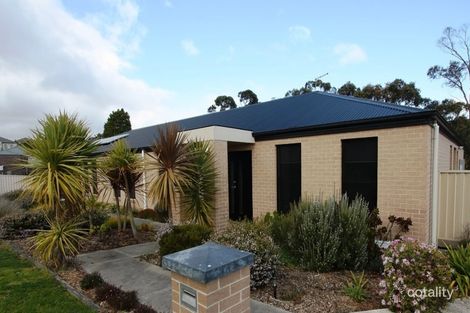 Property photo of 3 Heights Crescent Ballarat North VIC 3350