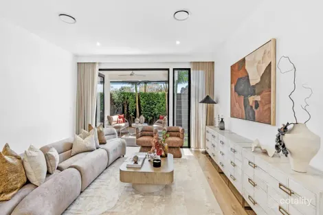 1/5 Avanti St, Mermaid Waters, QLD 4218