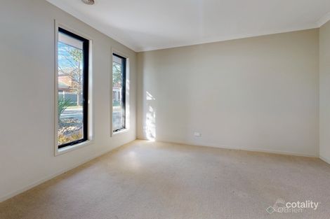 Property photo of 5 Goulburn Place Pakenham VIC 3810