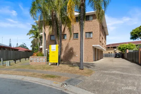 4/13 Christina Ct, Mermaid Waters, QLD 4218