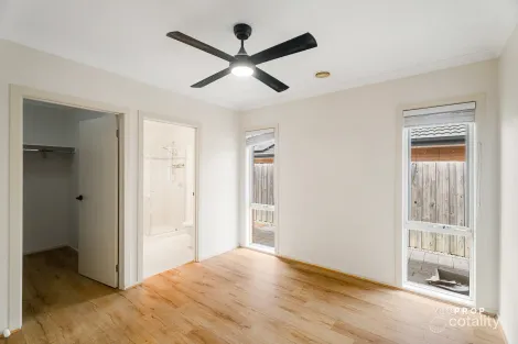 Property photo of 10 Windrest Way Point Cook VIC 3030