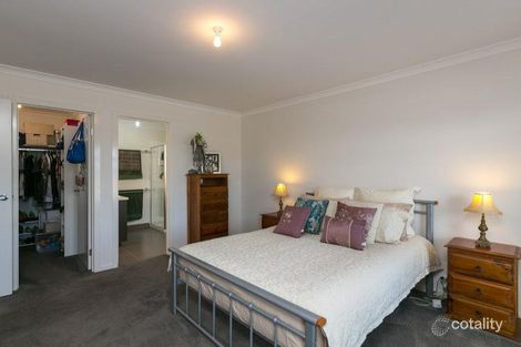 Property photo of 33 Garden Drive Epsom VIC 3551