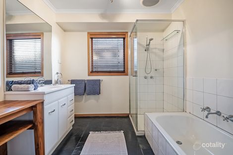Property photo of 8 Ramsbury Street Craigieburn VIC 3064