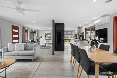11 BLUEGRASS WALK, FRANKSTON, VIC 3199