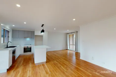 Property photo of 10/23 Elm Way Jerrabomberra NSW 2619