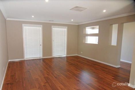 Property photo of 5 Pinnacle Place Estella NSW 2650