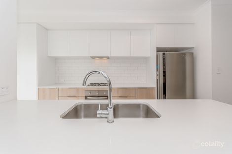 Property photo of 5 Catseye Walk Treeby WA 6164