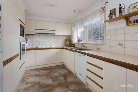 Property photo of 10 Mauchline Court Noble Park North VIC 3174