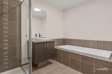 Property photo of 68 Rippleside Terrace Tarneit VIC 3029