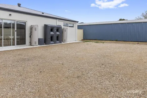 Property photo of 74 Oberon Avenue St Albans VIC 3021