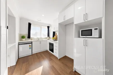 Property photo of 18 Burgundy Crescent St Albans VIC 3021