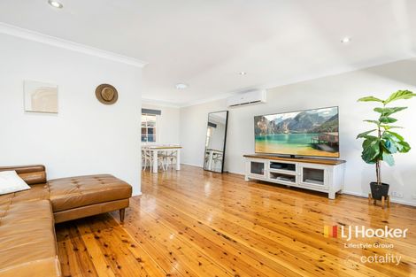 Property photo of 17 Lowe Crescent Elderslie NSW 2570
