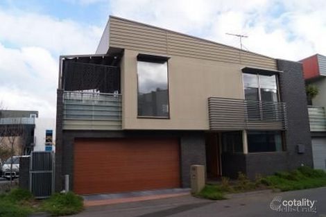 Property photo of 16 Jetty Lane Maribyrnong VIC 3032