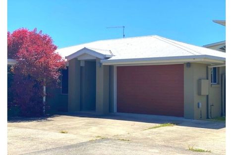 2/6 Bessy Cl, Yamba, NSW 2464