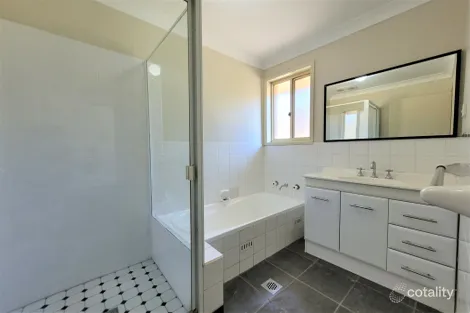 Property photo of 66 Lachlan Avenue Singleton Heights NSW 2330