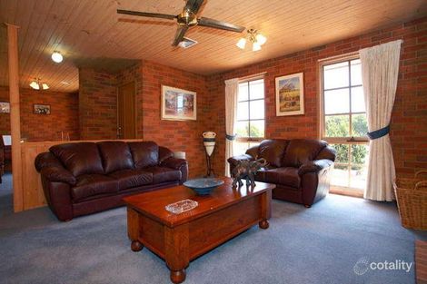 Property photo of 10 Colwyn Close Langwarrin VIC 3910