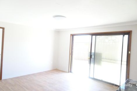 Property photo of 33 Essendon Street St Johns Park NSW 2176