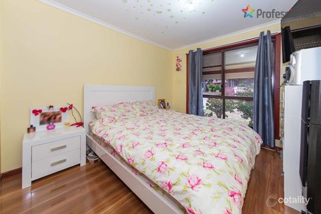Property photo of 17 Shakespeare Drive Delahey VIC 3037