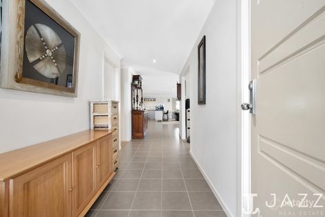 Property photo of 4 Aniseed Close Point Cook VIC 3030