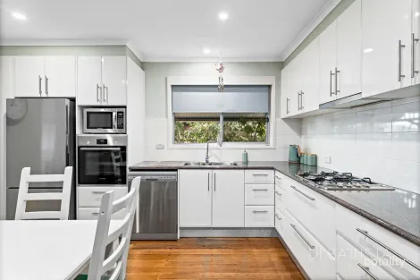 Property photo of 196 Craigieburn Road Craigieburn VIC 3064