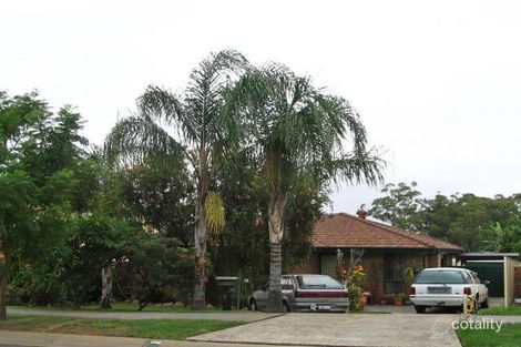 32 Tuncurry St, Bossley Park, NSW 2176