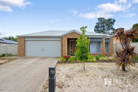 Property photo of 19 The Heath Eaglehawk VIC 3556